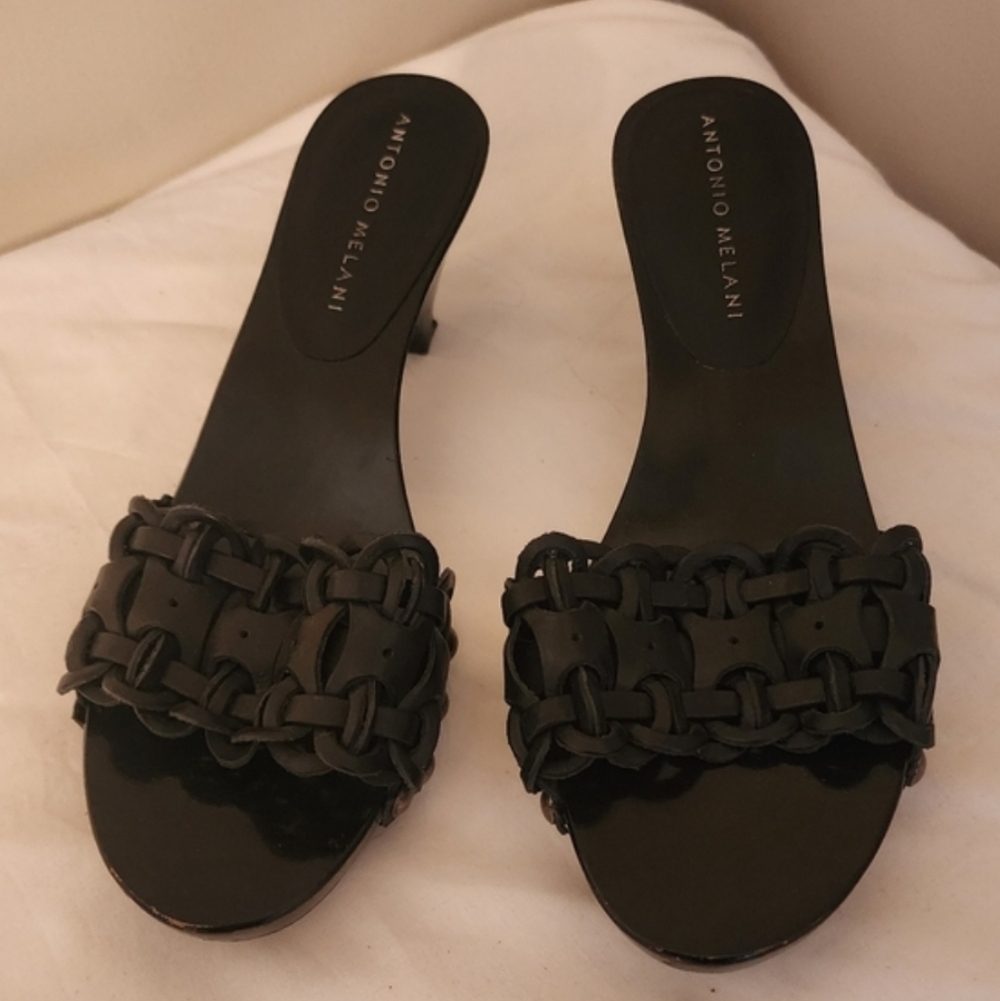 Black leather sandles